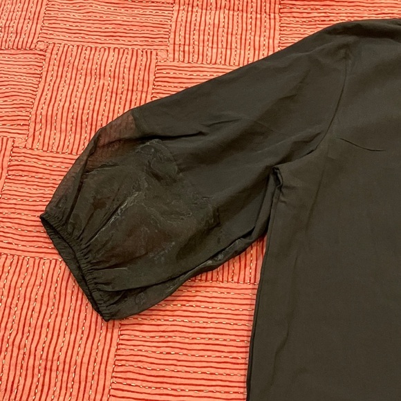 Chic Black Women's medium 3/4 length sleeve Blouse - Picture 5 of 9